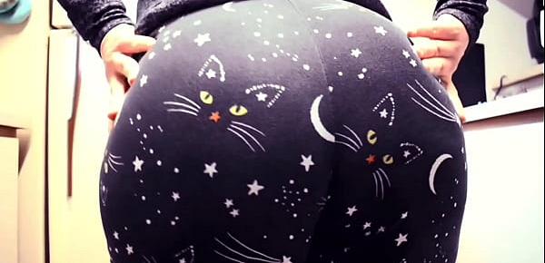  Giant Ass Mom Cat Pants Booty Wedgie Compilation